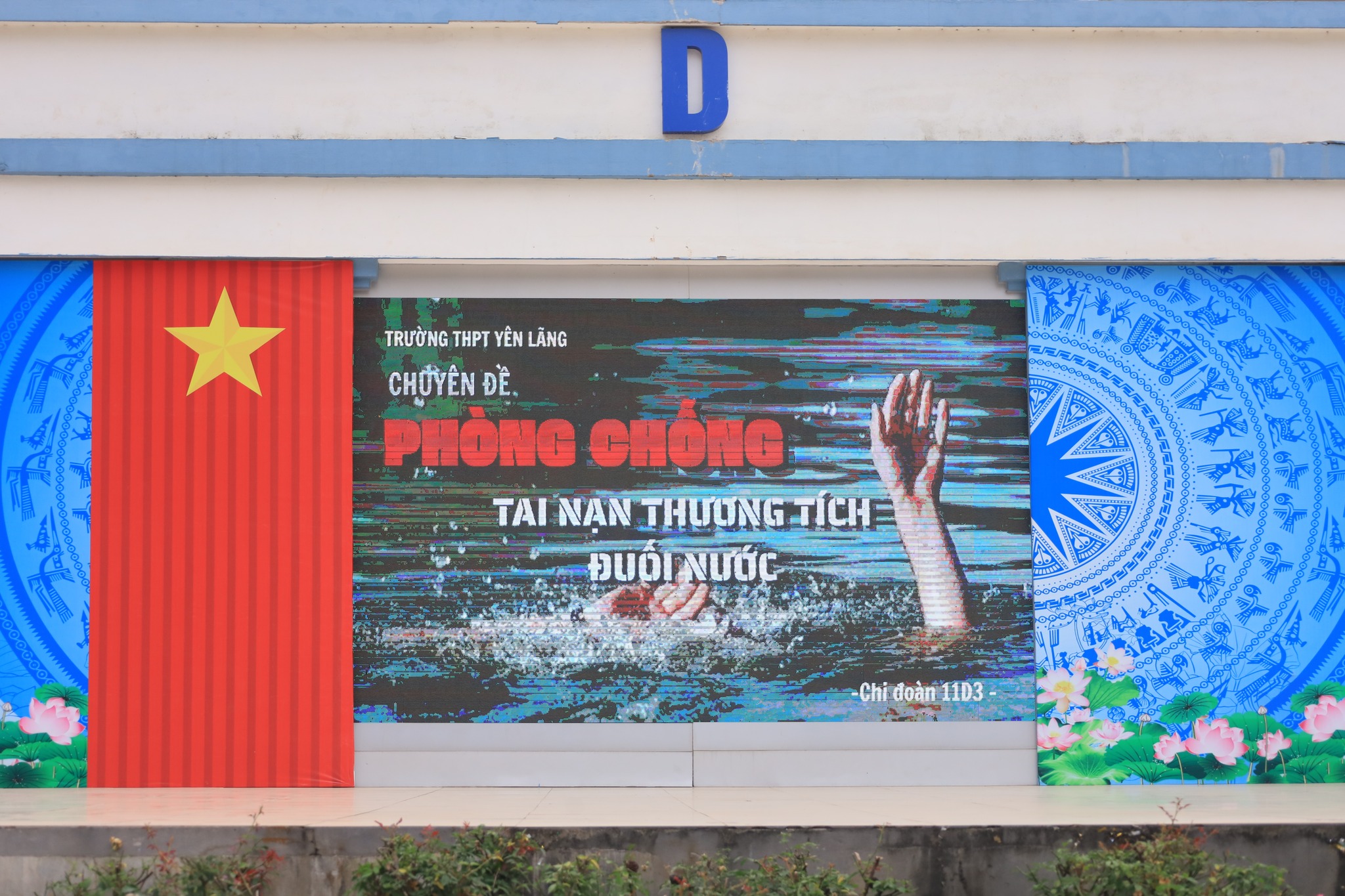 Chuyên đề ngoại khóa “Phòng chống tai nạn thương tích đuối nước” - Chi đoàn 11D3