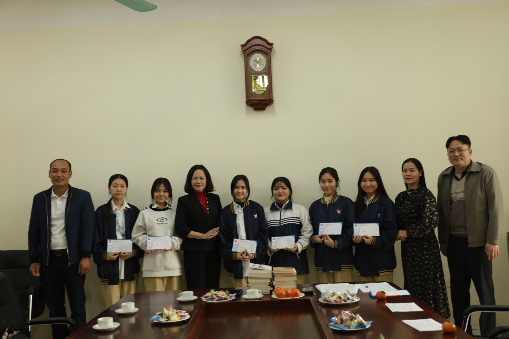 GẶP MẶT ĐỘI TUYỂN HỌC SINH GIỎI K12 DỰ THI HỌC SINH GIỎI THÀNH PHỐ CÁC MÔN VĂN HÓA NĂM HỌC 2024 - 2025
